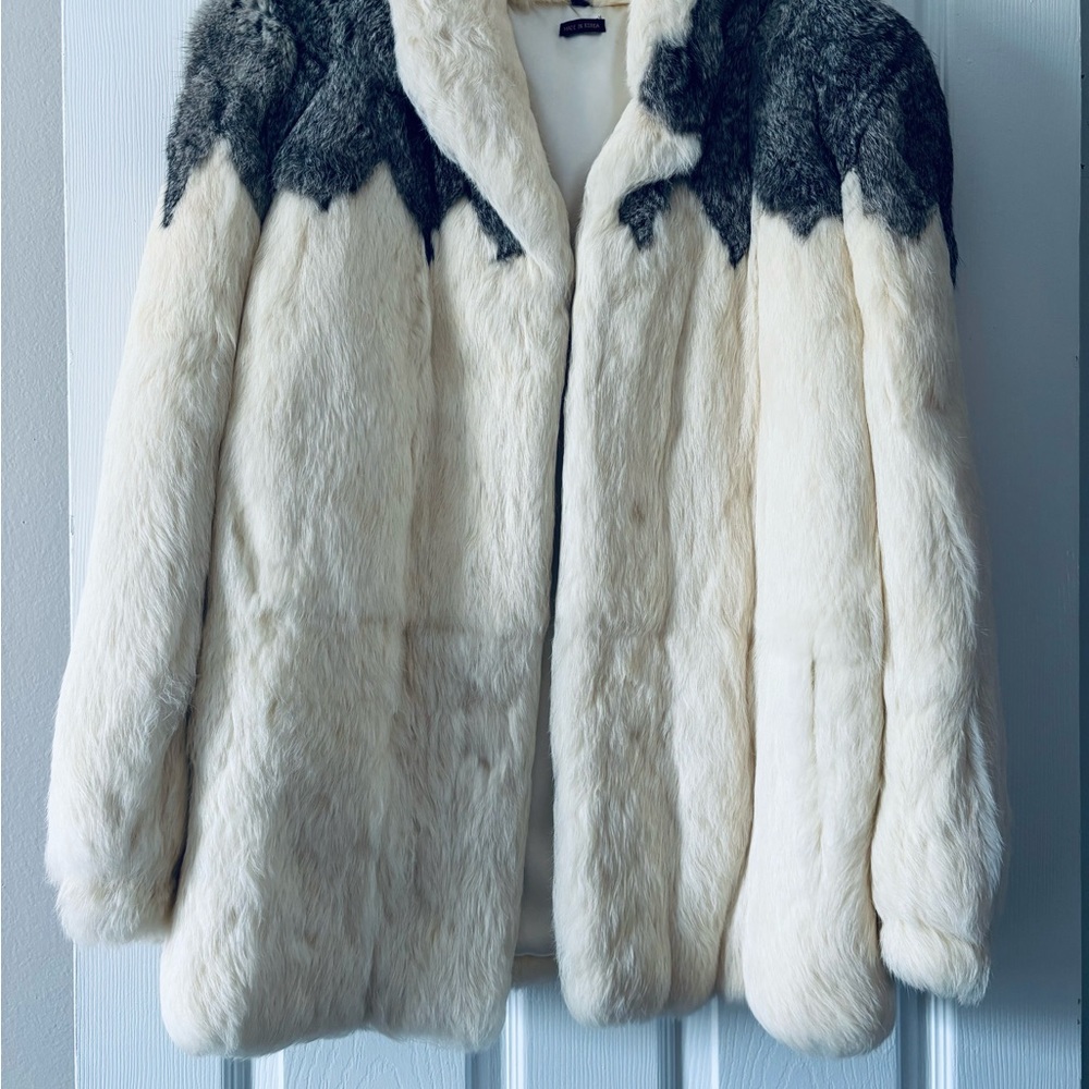 S&M Fur Jacket Coat, Hook & loop close, lined pkts, acrylic lining. Sz S/M.